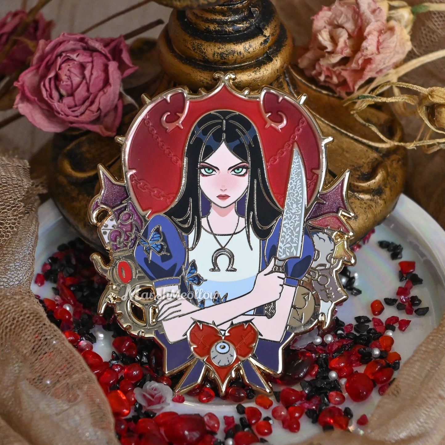 Alice Madness return enamel pin
